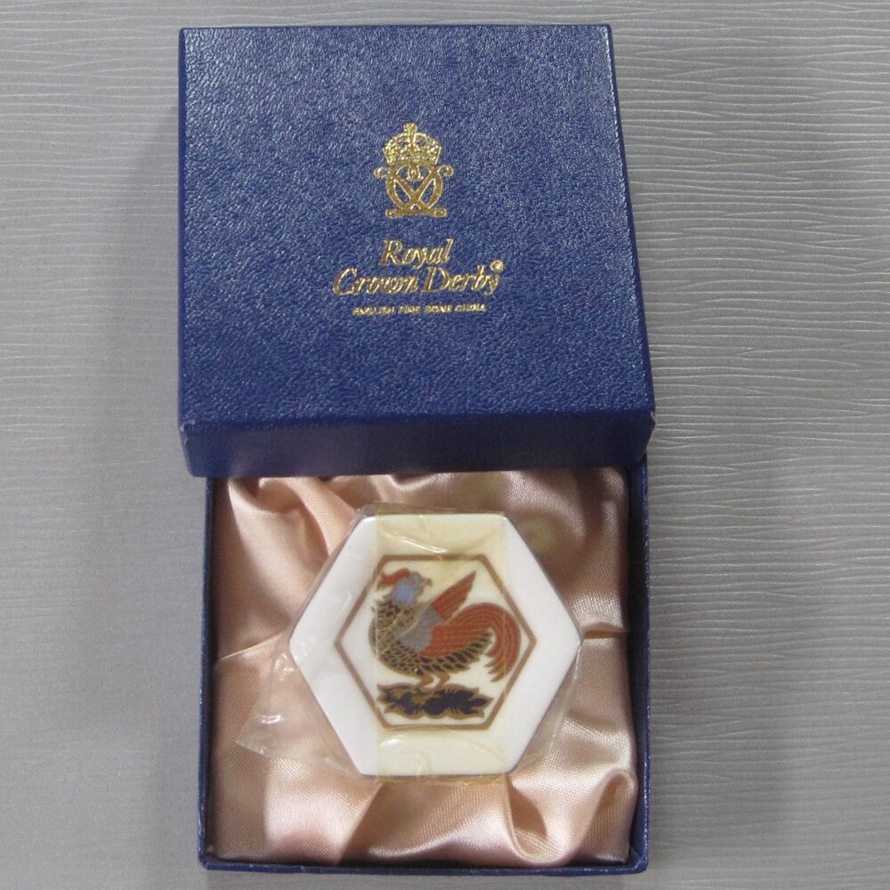 Royal Crown Derby 2-1/4" Bone China Hexagonal Covered Trinket / Pill Box A.1299